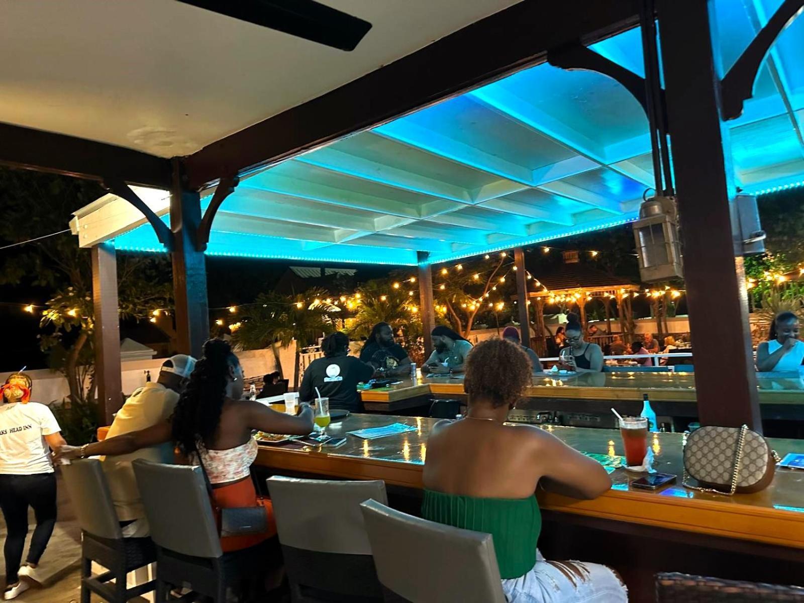 Turks Head Inne Cockburn Town Екстер'єр фото