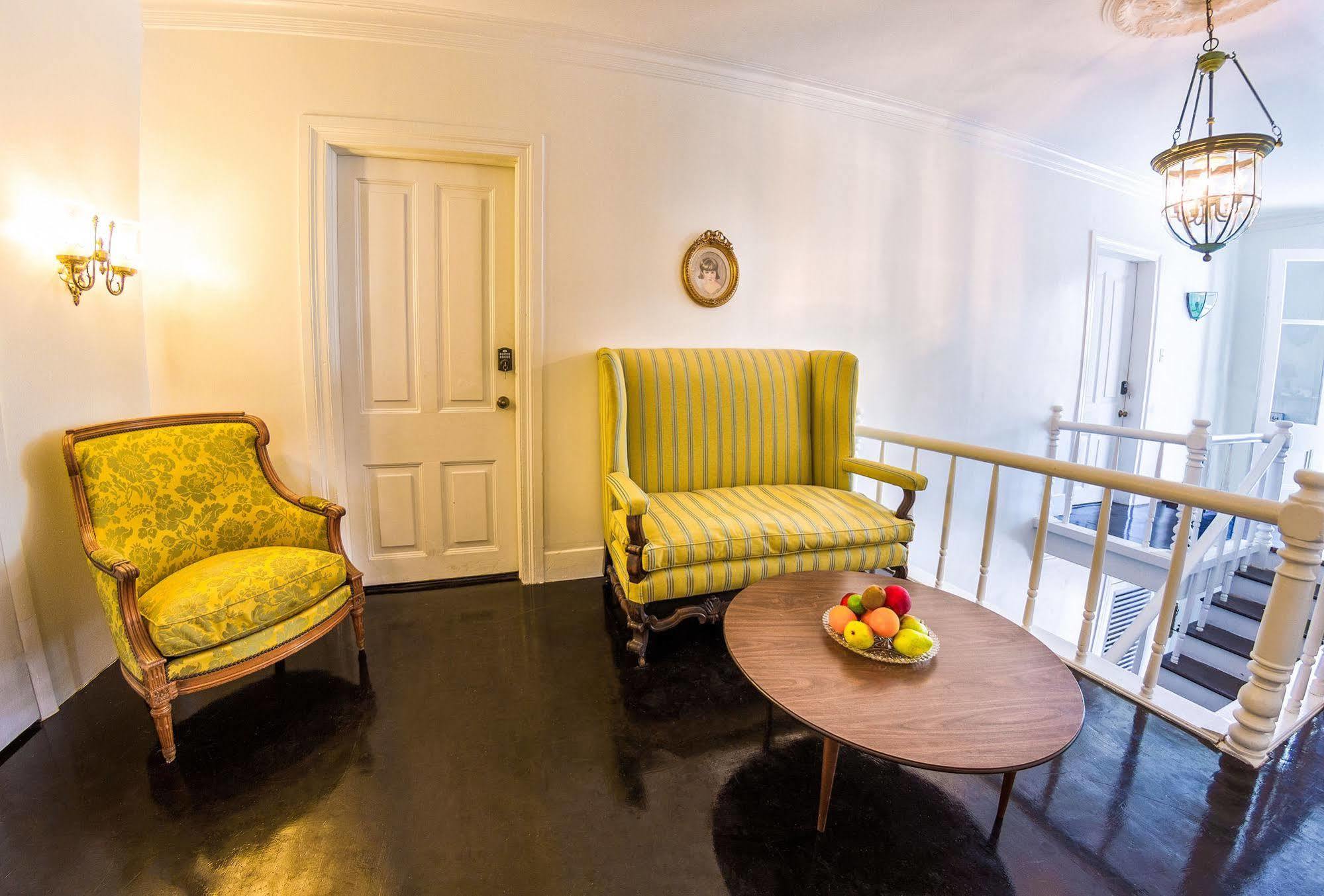 Turks Head Inne Cockburn Town Екстер'єр фото